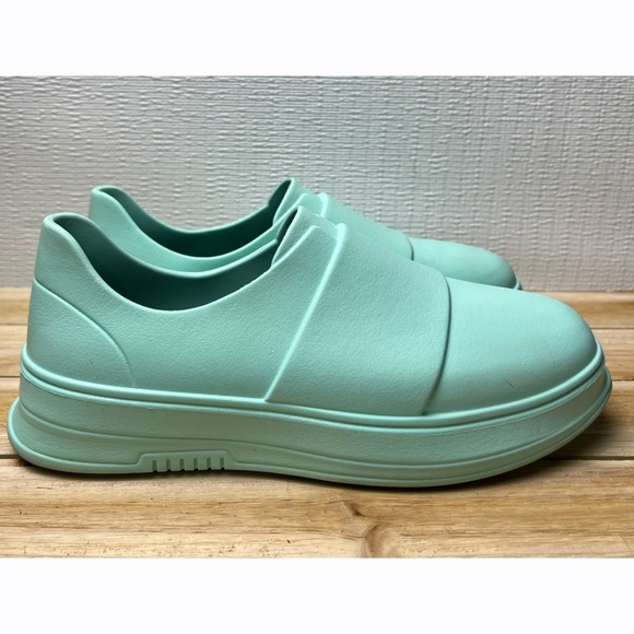 Gales Women’s 8 Smart PPE Footwear Nursing Shoes Mint Slip On Lightweight - Picture 2 of 11